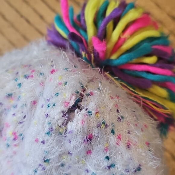 Confetti pom pom beanie - Picture 8 of 9